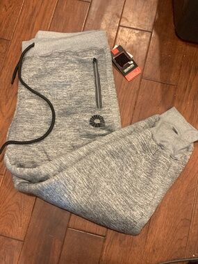 Akademiks Sherpa lined sweats